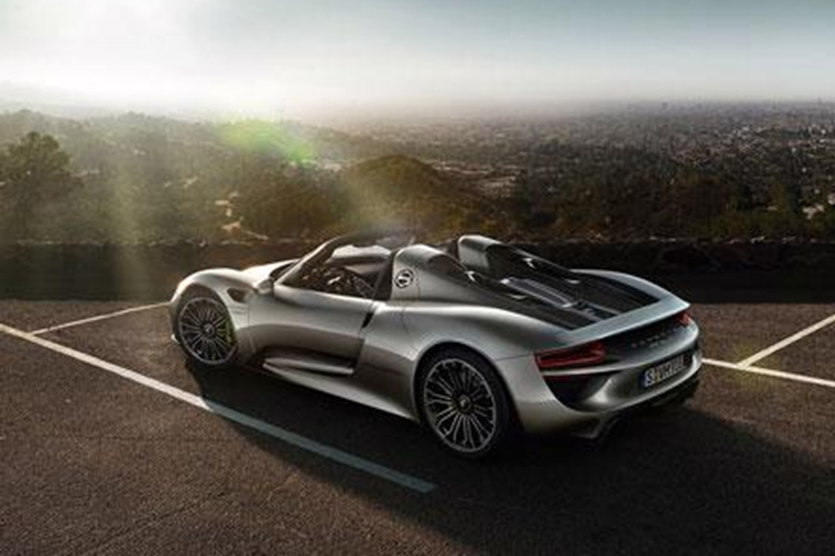 Dai gia Viet mua Porsche 918 Spyder trieu do nhung hang khong ban-Hinh-7