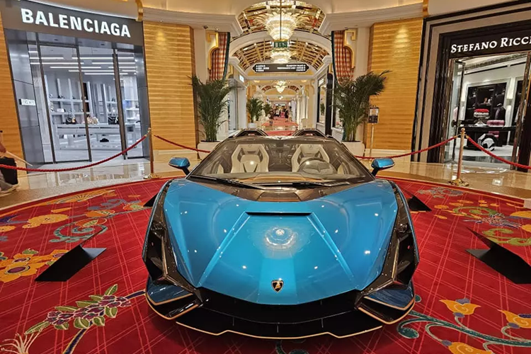 He lo Lamborghini Sian mui tran gioi han 19 chiec, sieu dat do