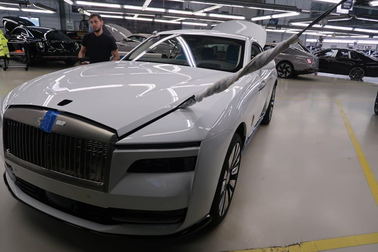 Tan thay bo doi Rolls-Royce Spectre hon 50 ty cua tai Sai Gon-Hinh-11