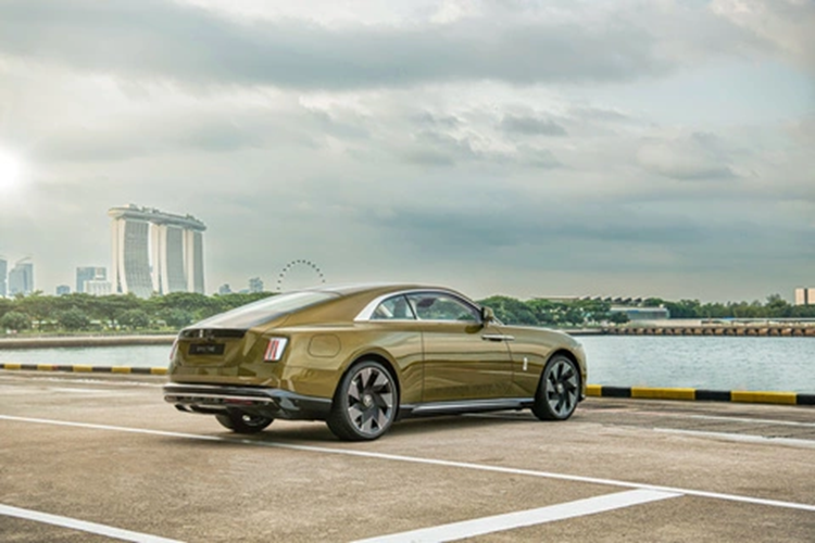 Tan thay bo doi Rolls-Royce Spectre hon 50 ty cua tai Sai Gon-Hinh-12