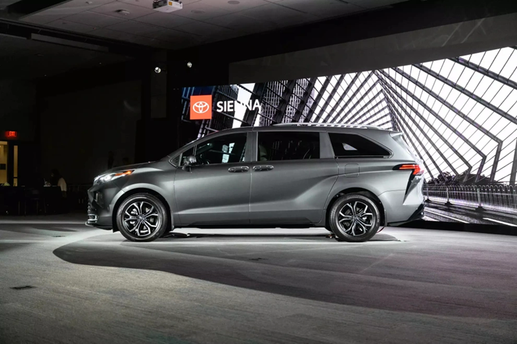 Toyota Sienna 2025 