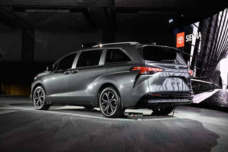 Toyota Sienna 2025 