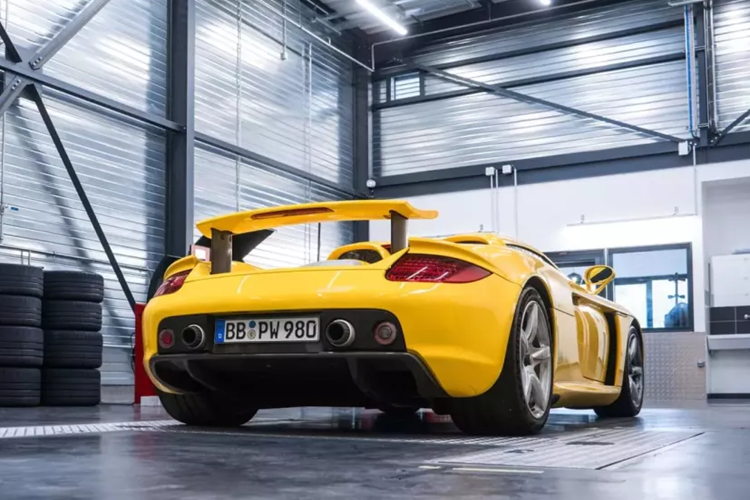 Dieu gi khien Porsche Carrera GT 