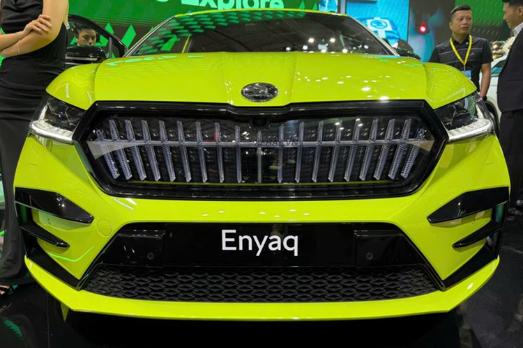 Can canh Skoda Enyaq iV chay 500km/ lan sac, 