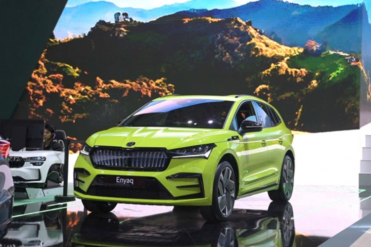 Can canh Skoda Enyaq iV chay 500km/ lan sac, 