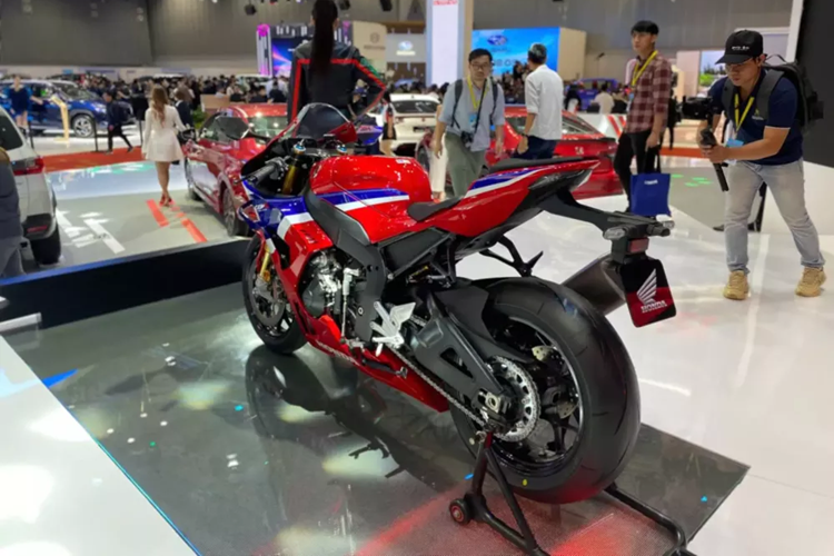 Tan thay Honda CBR1000RR-R Fireblade 2025 bac ty tai Viet Nam-Hinh-6