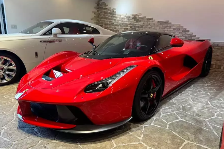 Ro tin don sieu xe Ferrari LaFerrari tram ty dong da ve Viet Nam