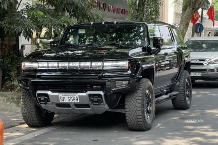 Can canh SUV “khung long” GMC Hummer EV hon 3 ty o Ha Noi-Hinh-2