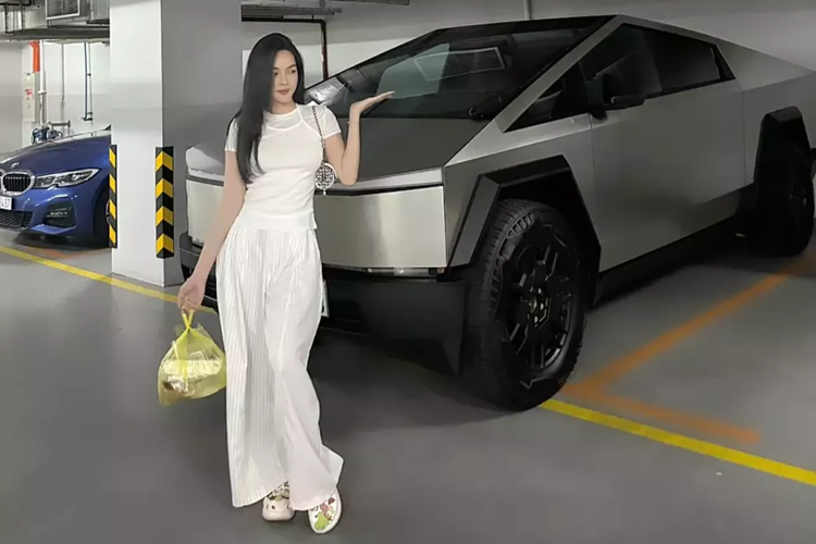 Hot girl thich thu voi Tesla Cybertruck 2024 dau tien o Viet Nam-Hinh-2