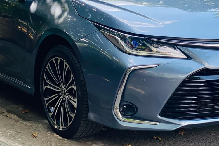 Toyota Corolla Altis 2022 rao ban gia bat ngo sau 2 nam lan banh-Hinh-4