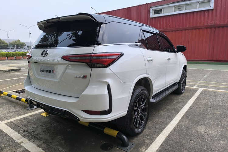 Toyota Fortuner hybrid sap duoc mo ban tai Dong Nam A-Hinh-6