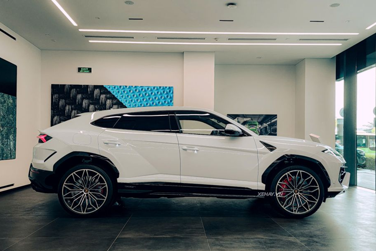 Can canh sieu SUV Lamborghini Urus SE gia 15,6 ty tai Viet Nam-Hinh-3