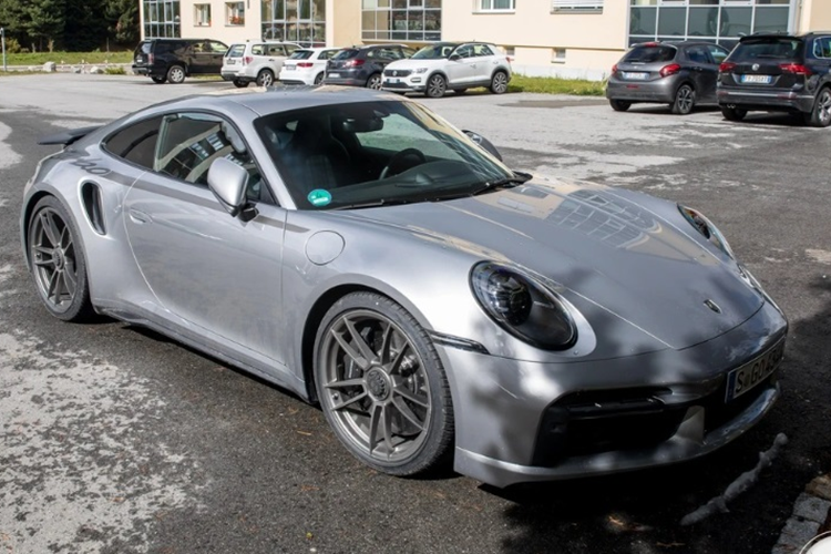 Tan thay Porsche 911 Turbo 50 Years dac biet, tu 6,52 ty dong