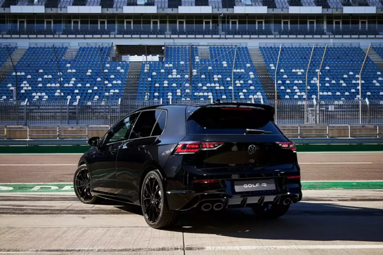 Volkswagen Golf GTI va R 2025 vua ra mat co gi hay?-Hinh-9