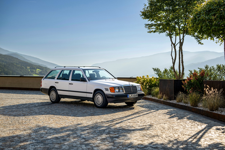 Mercedes-Benz 124 - chiec saloon bieu tuong buoc sang tuoi 40-Hinh-9