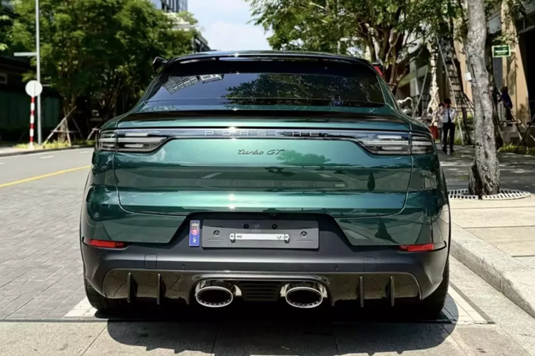 Porsche Cayenne Turbo GT hon 12 ty dau tien len san xe cu Viet-Hinh-7