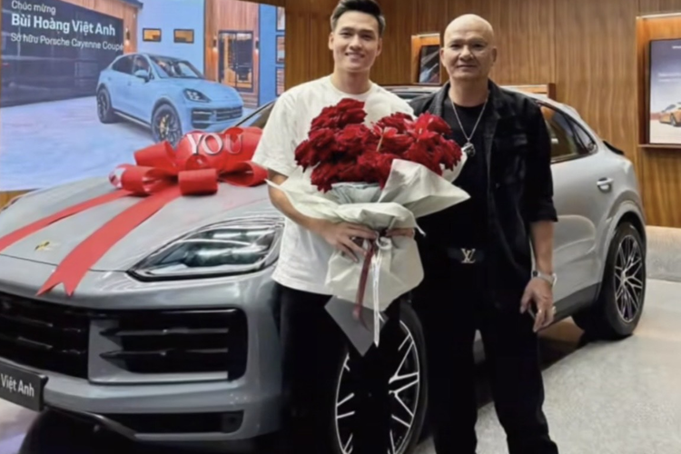 Trung ve Bui Hoang Viet Anh tau Porsche Cayenne gia 5,8 ty-Hinh-4