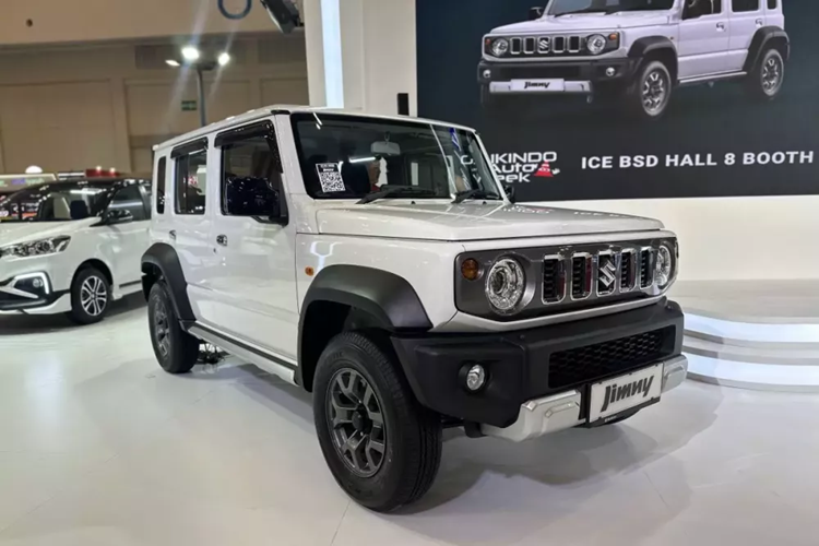 Suzuki Jimny 5 cua dac biet tu 782 trieu dong, gioi han 100 chiec-Hinh-4