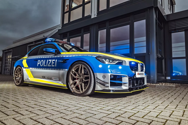 BMW M2 Polizei ban canh sat 