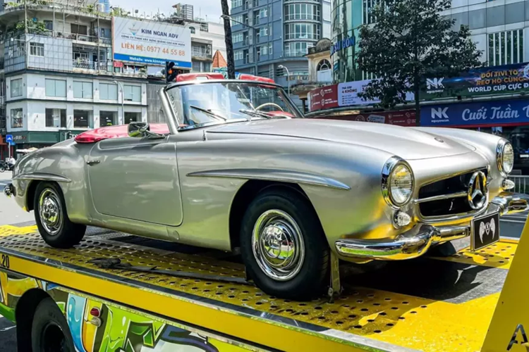 Mercedes-Benz 190 SL cua vua ca phe Viet co gia 9,2 ty