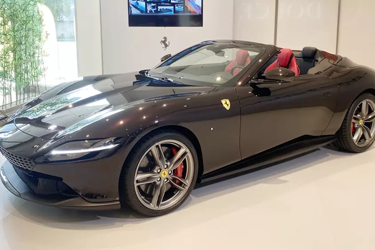 Ferrari Roma Spider mui tran doc nhat mang bien trung dau gia-Hinh-3