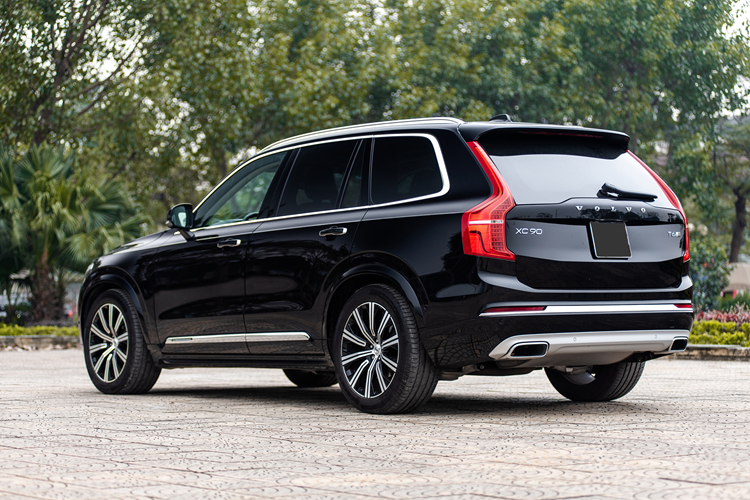 Volvo XC90 moi hon 4,3 ty ve nha vo chong Diva My Linh-Hinh-7