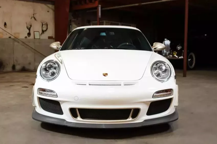 Tan thay Porsche 911 GT3 2010 so san cu dat hon xe 