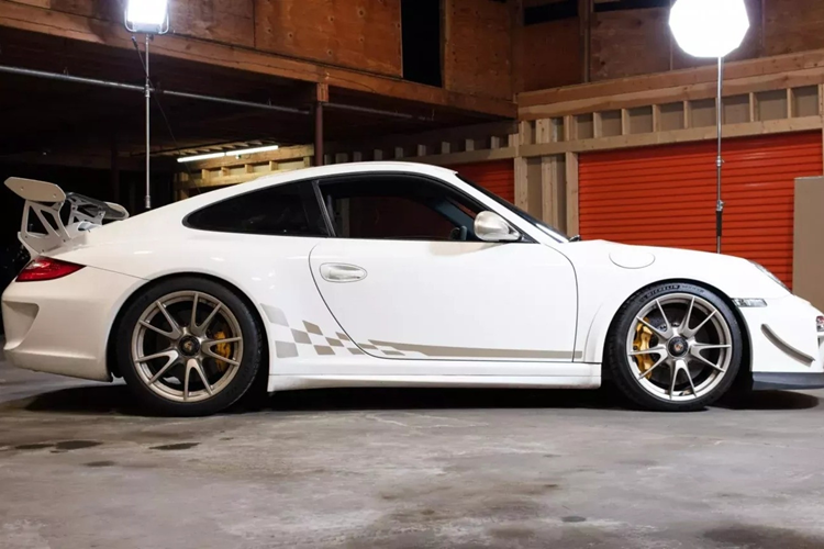 Tan thay Porsche 911 GT3 2010 so san cu dat hon xe 