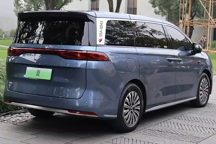 BYD Xia PHEV 2025 dep nhu Toyota Alphard chi tu 832 trieu dong-Hinh-3