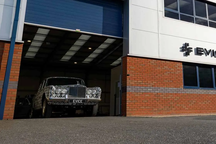 Rolls-Royce Silver Shadow 