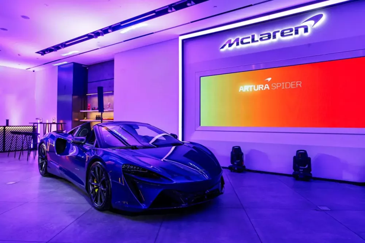 McLaren Artura Spider bac ty dau tien 