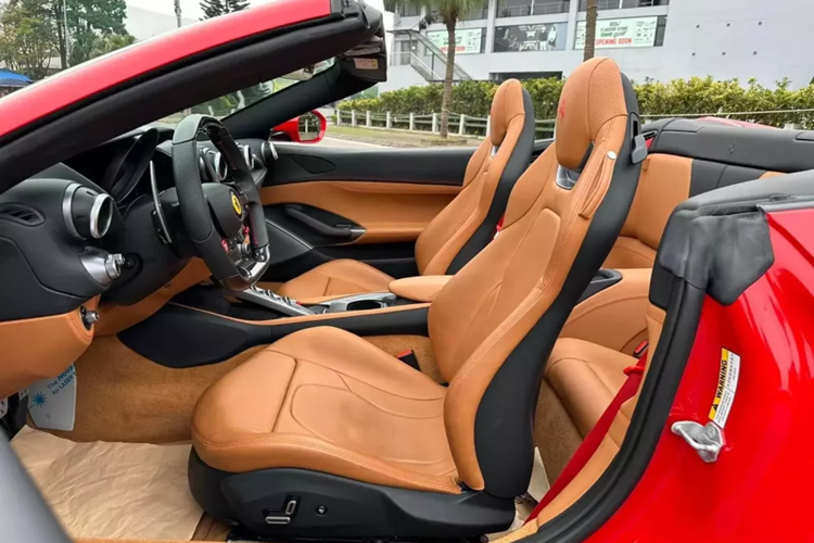 Ferrari Portofino - 