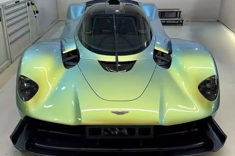 Dai gia Viet san sang chi 350 ty dong tau Aston Martin Valkyrie?-Hinh-2