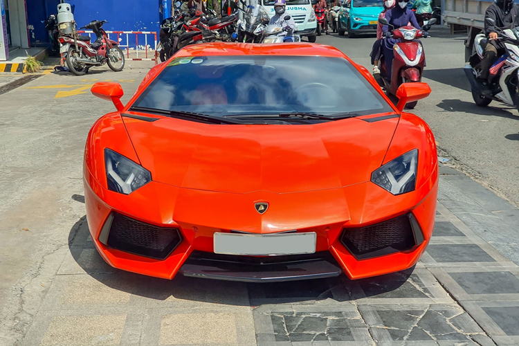 Lamborghini Aventador cua dai gia U70 bi bat tinh tren xe co gi?-Hinh-6