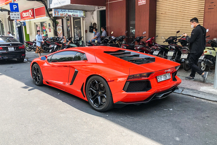 Lamborghini Aventador cua dai gia U70 bi bat tinh tren xe co gi?-Hinh-9