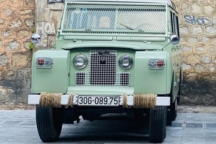 SUV Land Rover Defender co lo si nhung gia bac ty tai Viet Nam-Hinh-3