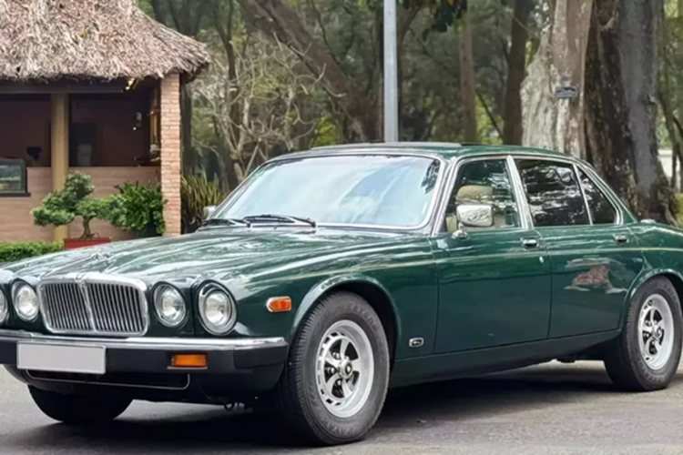 Jaguar XJ6 1986 xanh luc bao, 