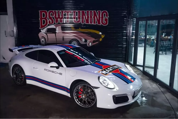 Ngam Porsche 911 phong cach duong pho GT3 cua tay choi An Giang