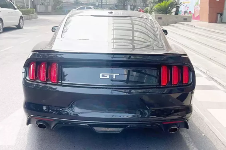 Can canh Ford Mustang GT dai gia Ha Noi rao ban gia 