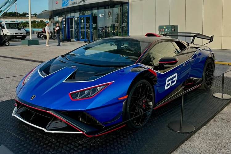 Lamborghini Huracan STJ lan dau lo dien 