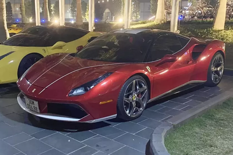 Ferrari 488 GTB dac biet nhat Viet Nam cua dai gia Ha Noi