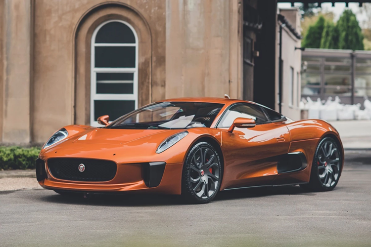 Jaguar C-X75 - chiec sieu xe bom tan James Bond tai xuat