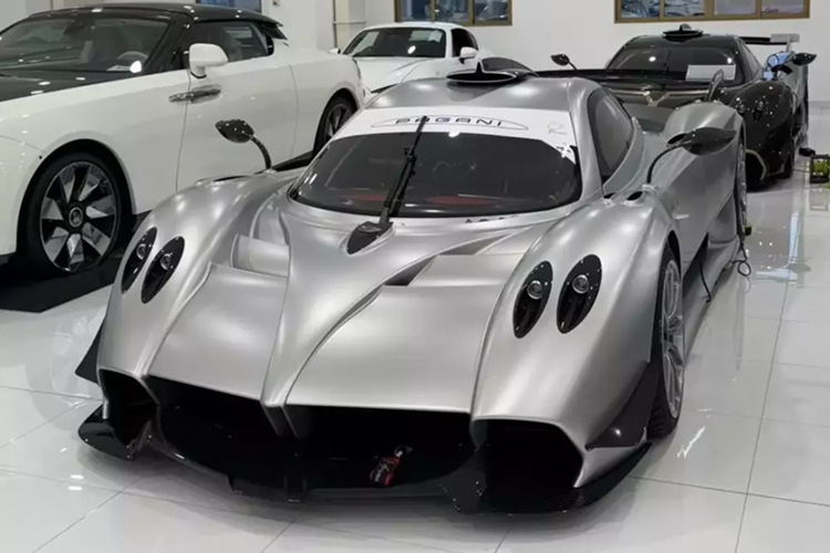 Cap sieu xe Pagani Huayra R hon 147 ty cua dai gia Singapore