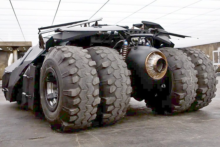 Batmobile Tumbler gioi han chi 10 xe, ban ra tu hon 71 ty dong-Hinh-3