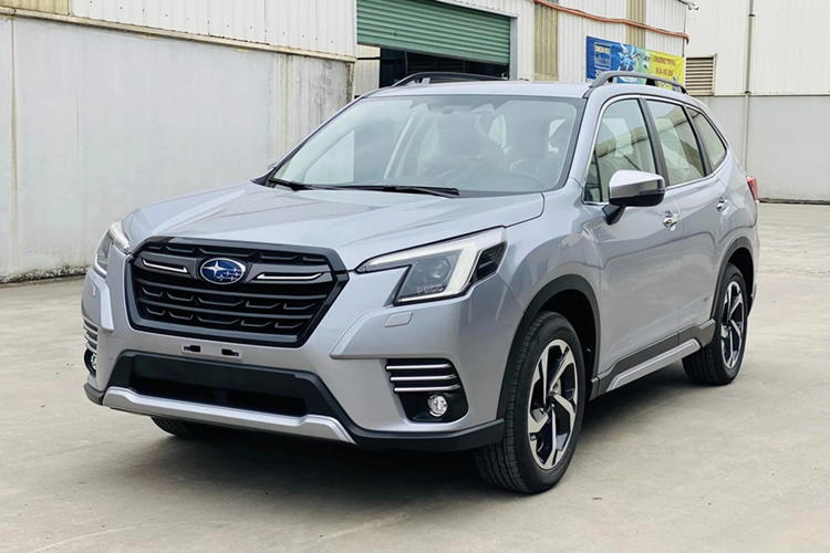 Subaru Forester tiep tuc 