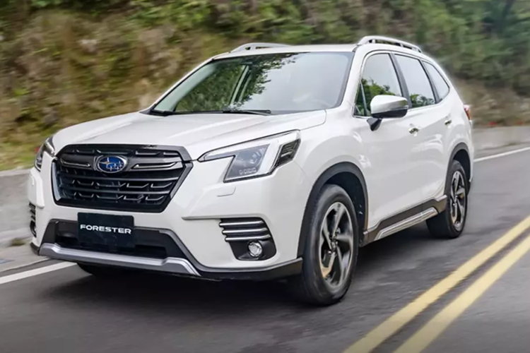 Subaru Forester tiep tuc 