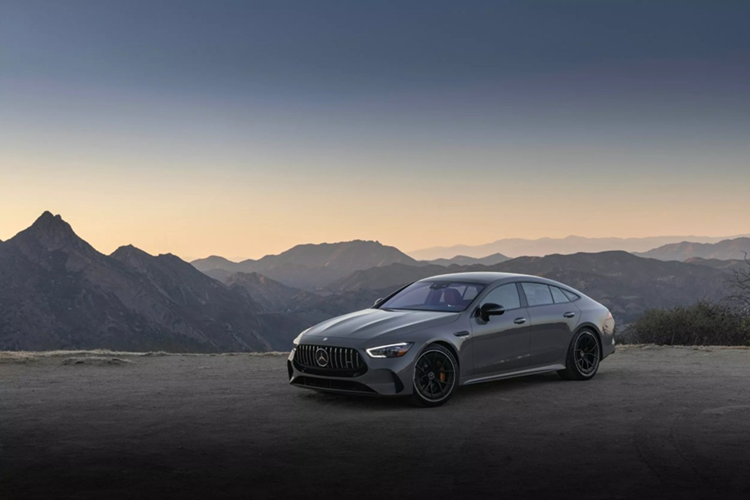 "Soi" sedan hiệu suất cao Mercedes-AMG GT 63 S E Performance 2025 - Hình 2