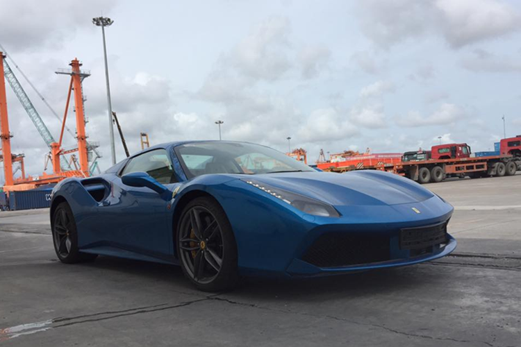 Ferrari 488 Spider cua dai gia Viet tai xuat sau nhieu nam o an-Hinh-3