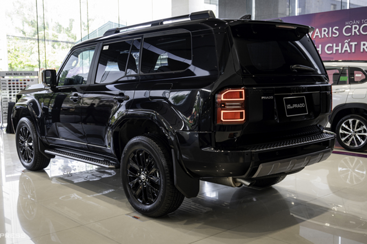 Toyota Land Cruiser Prado 2024 chạy 2.000km rao bán gần 3,9 tỷ - Hình 8 Toyota Land Cruiser Prado 2024 chay 2.000km rao ban gan 3,9 ty-Hinh-8