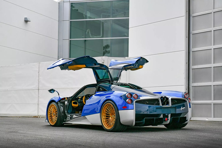 Pagani Huayra 